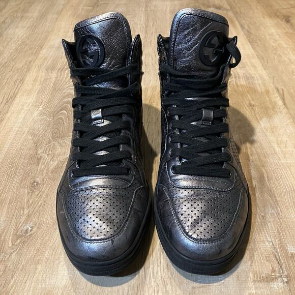 Athletic_Shoes